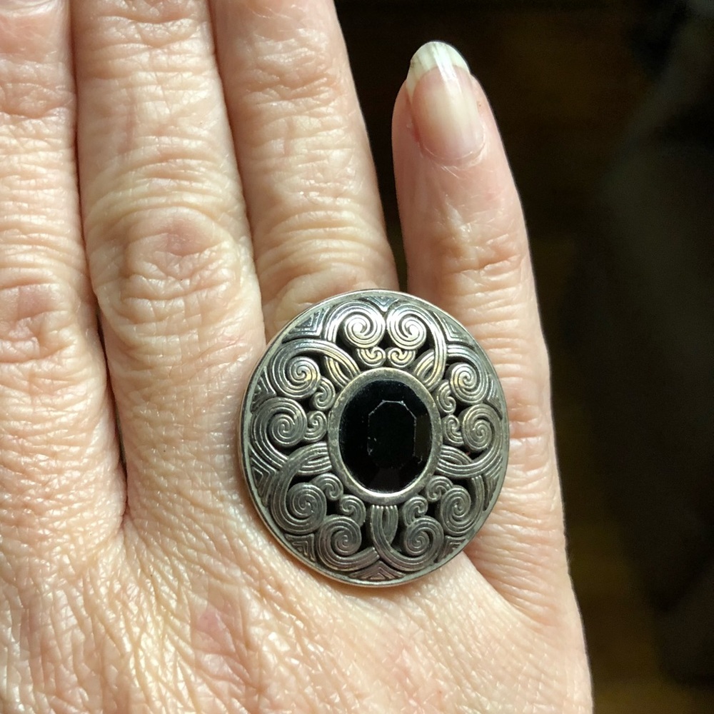 White House Black Market Size 7 Ring